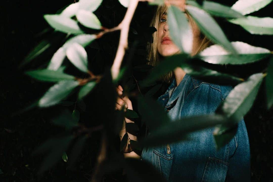 アシュレイ・ベンソンのインスタグラム：「📸 @lindseybyrnes」