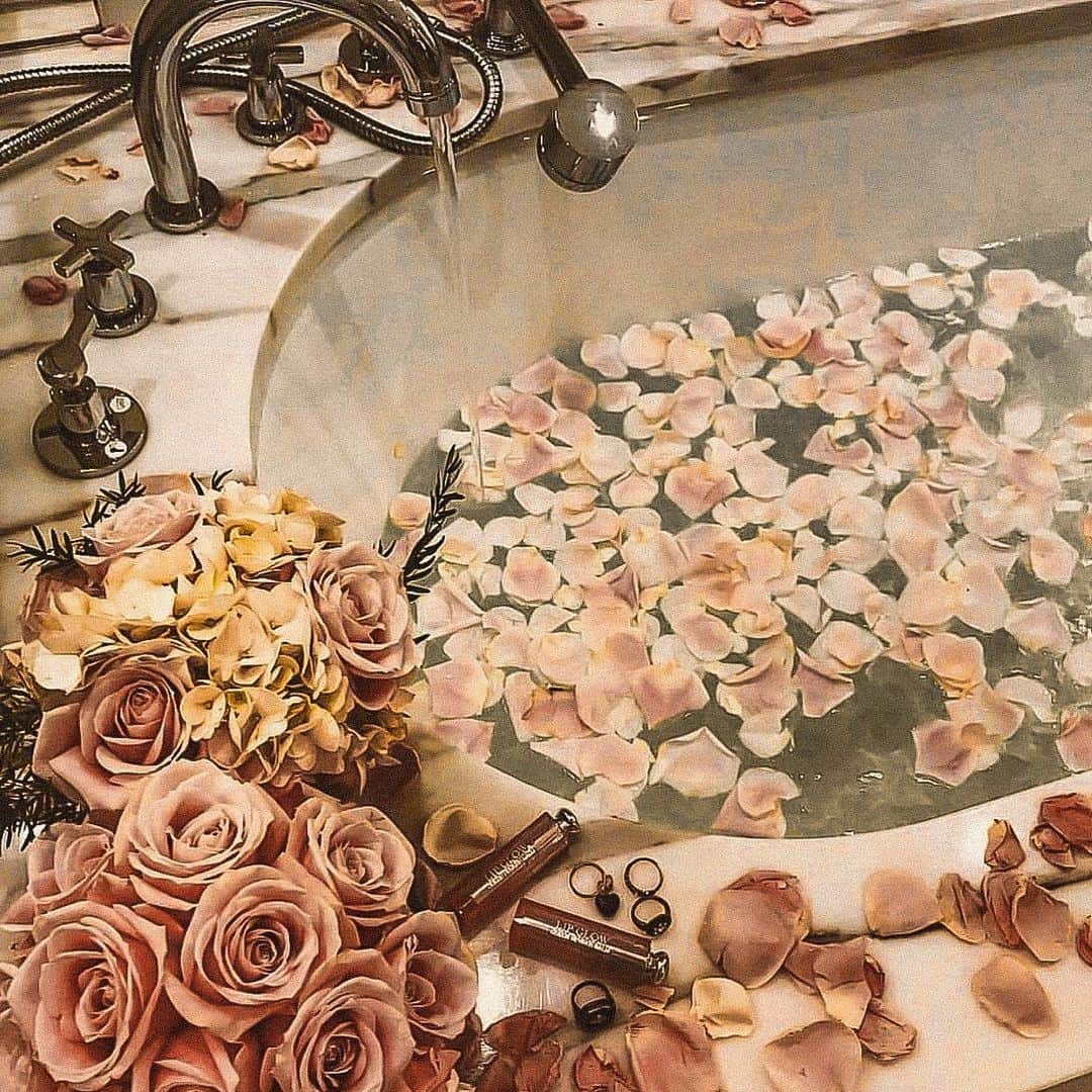 Aylen Aのインスタグラム：「Mood 🌸🛀🏽」