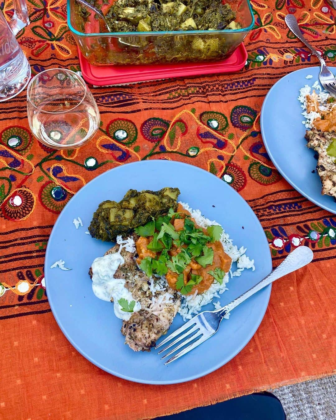 クルーウェラさんのインスタグラム写真 - (クルーウェラInstagram)「Eid Mubarak ✨ from ya girls🙏🏽❤️ last night we feasted 🤤 third pic = lemon zataar grilled chicken, sabzi makhani, dill rice, aloo palak, and 2 types of chutney. not pictured; gluten free mango cake with pistachio saffron glaze 🥴」5月26日 9時01分 - krewella