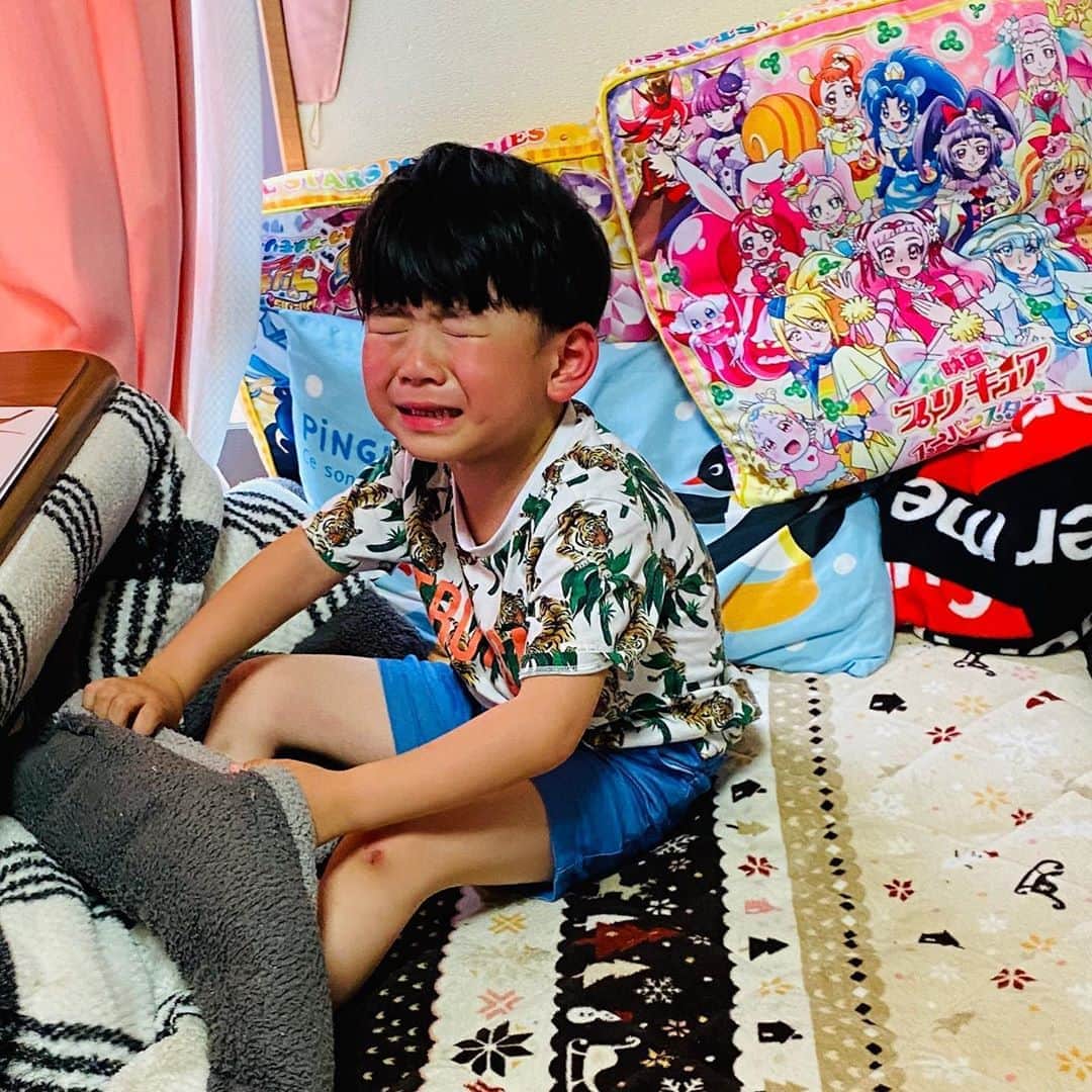 太陽チャンネルのインスタグラム：「このばしゃの写真…いまの私の気持ち…そのまんま😹😹😹😹😹😹😹😹心の中も大雨☔ 何もやる気がでないよ～ でもまた戻ってきてくれるなら私は待つよ～ファンまで叩かれてるけどポジティブに行くわよ✊ ファンクラブの更新いってきます💰 今日のメインの動画はわたし編集のちょーまったり動画です♡デートしてる気分で観られるはず♡どうか観てね♡お願いします♡ #手越くんが尊い #手越くん」