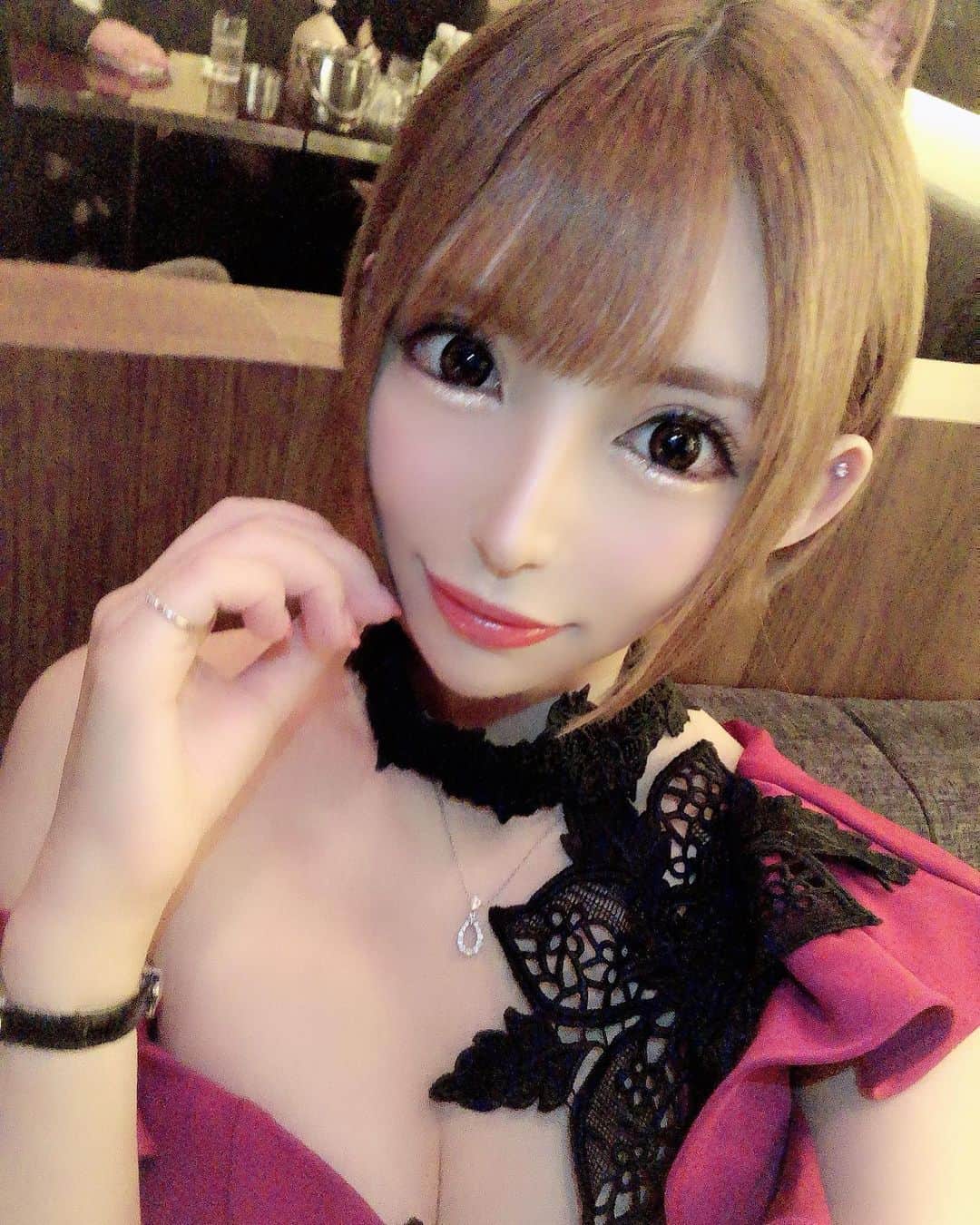 葉月七瀬のインスタグラム：「この前、出勤した時の🤔💓 楽しかった💕💕 . もうそろ実家に引越しだから 新宿さよなら👋🏻 朝お母さんに叩き起される日々が 待ってます🥱 逃げないように頑張る😂😂😂 #キャバ嬢 #歌舞伎町」