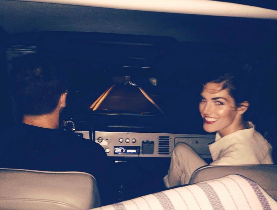 ヒラリー・ローダのインスタグラム：「throwback to summer nights in the bronco ✨💫」