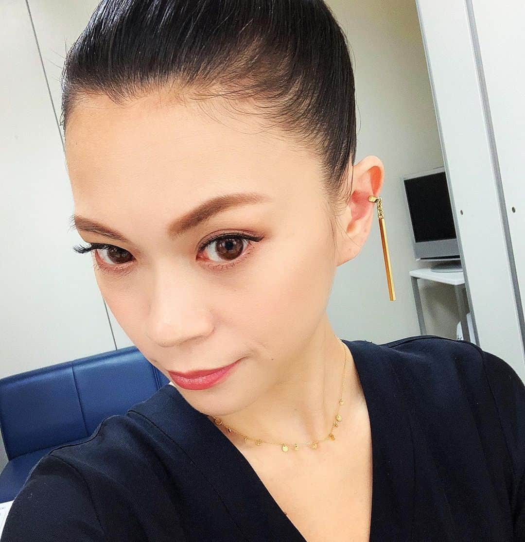 小柳ゆきのインスタグラム：「ノンストップ生放送、とても楽しかったです！ 設楽さんの龍のお話が興味深く、もっと沢山お聞きしたかったです🤩 ありがとうございました✨ . . さて今日の夜9時からインスタライブやります‼️ 皆で一緒のタイミングでSPHEREを聴いて盛り上がっちゃおう会を開催したいと思います🙂 是非とも一緒にやりましょ✌️ . . #ノンストップ #小柳ゆき」