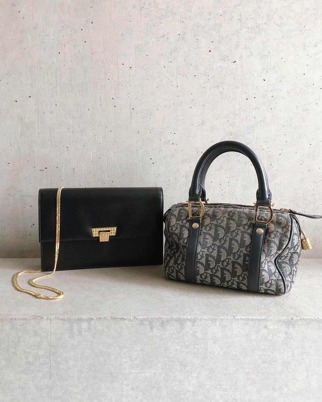 Ｈedyさんのインスタグラム写真 - (ＨedyInstagram)「【WEB掲載予定】﻿ Dior﻿ logo chain shoulder bag﻿ trotter canvas leather mini boston bag﻿ ﻿ @hedy_daikanyama  @hedy_worldwide  #vintage #vintageshop #hedy #hedy_japan #エディ #daikanyama #bag #fashion #accessory #watch  #ferragamo #wallet #hermes #dior」5月26日 11時23分 - hedy_vintage