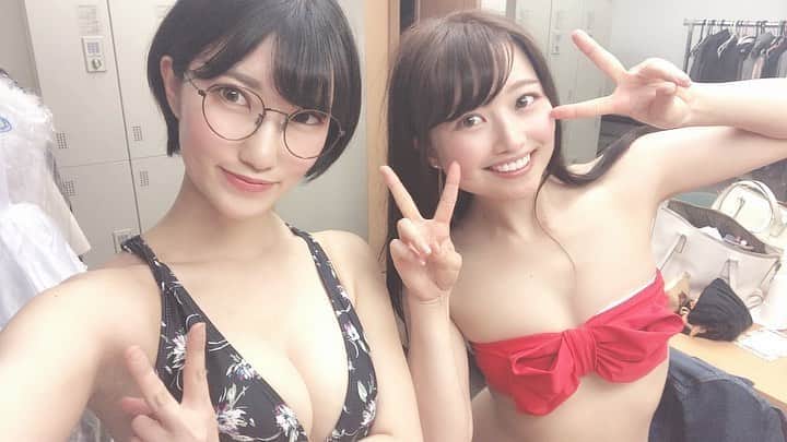 東条蒼のインスタグラム：「＊ ・ ・ 生誕祭についての投稿が遅くなってしまい、すみません。 ・ ・ 2020.5.24 ・ ちはるん&あおたん 合同生誕祭がスキヤキミュージックさんのYouTubeにて生配信で行われました。 ・ 1部の配信はアーカイブのこっているのでぜひ、チェックしてください！ ・ ・ ほぼ全ての企画が楽しかったですが、その中でも、やっぱりお手紙は感動しました。感動させられたのかな？笑　アーカイブみて何回も泣けそうなくらい。ちはるんとはじめて真面目な話をしたときのことを思い出すと泣きそうになる😌 ・ あとはー、ゲームも、こんなに勝たせてもらうことなかったから、気持ちよかった笑笑　運ですよ、ほぼ笑 ・ 2部では、官能小説、ちはるんの持ち込み企画！漢字読めなかったり、かんじゃったりしたけど、楽しかったから、またなにかあればやりたいなーと思いました☺️ ・ ・ まだまだ書きたいことはたくさんあるけど、またにとっておこうかな。笑笑 ・ ・ ちはるん、お誕生日おめでとう！ ・ ・ #合同生誕祭 #teamメレンゲ  #ちはるん ・ ・ #東条蒼 #クルーズグループ #セクシー女優 #av女優 #メガネ女子 #黒髪 #ショートヘア #あおたん　#teamメレンゲ #followｍe #following #japan #girl #photooftheday #tagsforlikes #instalike  #台湾 #香港 #粉我 #拍照 #照片 #人像攝影」