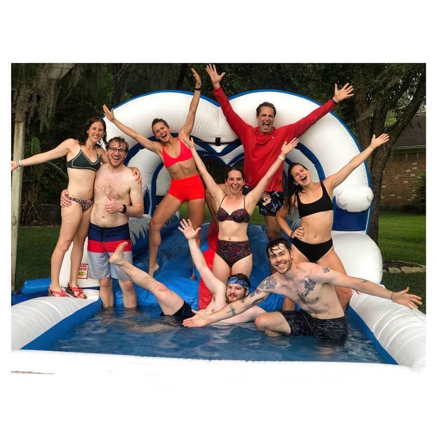 シャンテル・ヴァンサンテンのインスタグラム：「Quarantine fun with the family!!! Beyond grateful I am able to be with them. In this time, when we are all making small sacrifices to keep others safe, I reflect on so many who have served and sacrificed it all and afforded us the freedom we enjoy today. Those who cant be with their loved ones anymore. Thank you! To those who have served and are serving all my appreciation!!! #HappMemorialDay」
