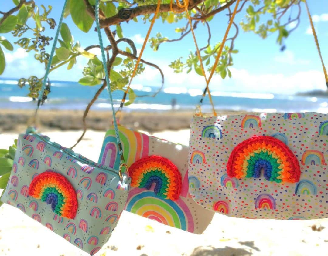 Moco Lima Hawaiiさんのインスタグラム写真 - (Moco Lima HawaiiInstagram)「Collabo* Rainbow Shoulder Bag  @Lanikoboさんとのコラボ♡  #new#shoulderbag#bag#rainbow#handmade#beach#ocean#memorialday#summer#hawaii#aloha#alohatime#palmtrees#mocolima#sky#awesome#weather#lanikobo#collaboration #collaborate#ハワイ好き#モコリマハワイ#デザイナー#海外起業#女性起業家#海好き#海好きと繋がりたい#ハワイ好きと繋がりたい#レインボー#アロハ」5月26日 12時00分 - mocolimahawaii