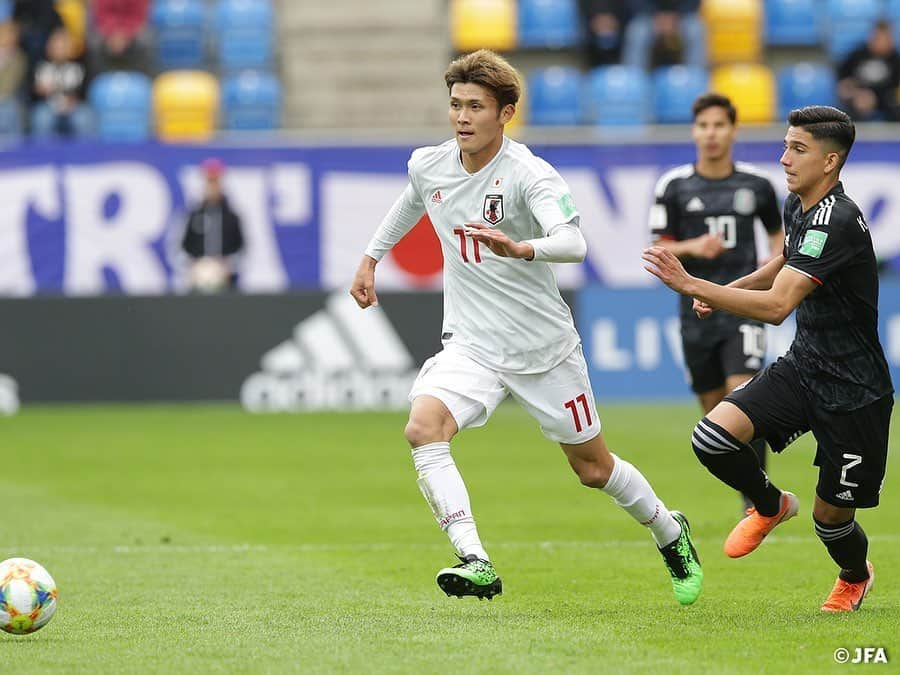 日本サッカー協会さんのインスタグラム写真 - (日本サッカー協会Instagram)「【#OnThisDay】2019.5.26🔙 ・ FIFA U-20ワールドカップポーランド U-20メキシコ代表 0-3 #U20日本代表 📍Gdynia Stadium ⚽⚽#宮代大聖 ⚽#田川亨介 ・ #影山雅永 監督率いる日本代表。前半に宮代選手が先制点を奪うと、後半にも田川選手と宮代選手が追加点を決め、今大会初勝利を収めた。 ・ 👇MATCH HIGHLIGHTS https://youtu.be/Pl7gz6lV-V0 ・ GK #若原智哉 DF #菅原由勢 #瀬古歩夢 #小林友希 #鈴木冬一 MF #斉藤光毅 ⇒76' #中村敬斗 #齊藤未月 #藤本寛也 ⇒81' #伊藤洋輝 #山田康太 FW #田川亨介 #宮代大聖 ⇒87' #原大智 ・ #jfa #daihyo」5月26日 12時07分 - japanfootballassociation