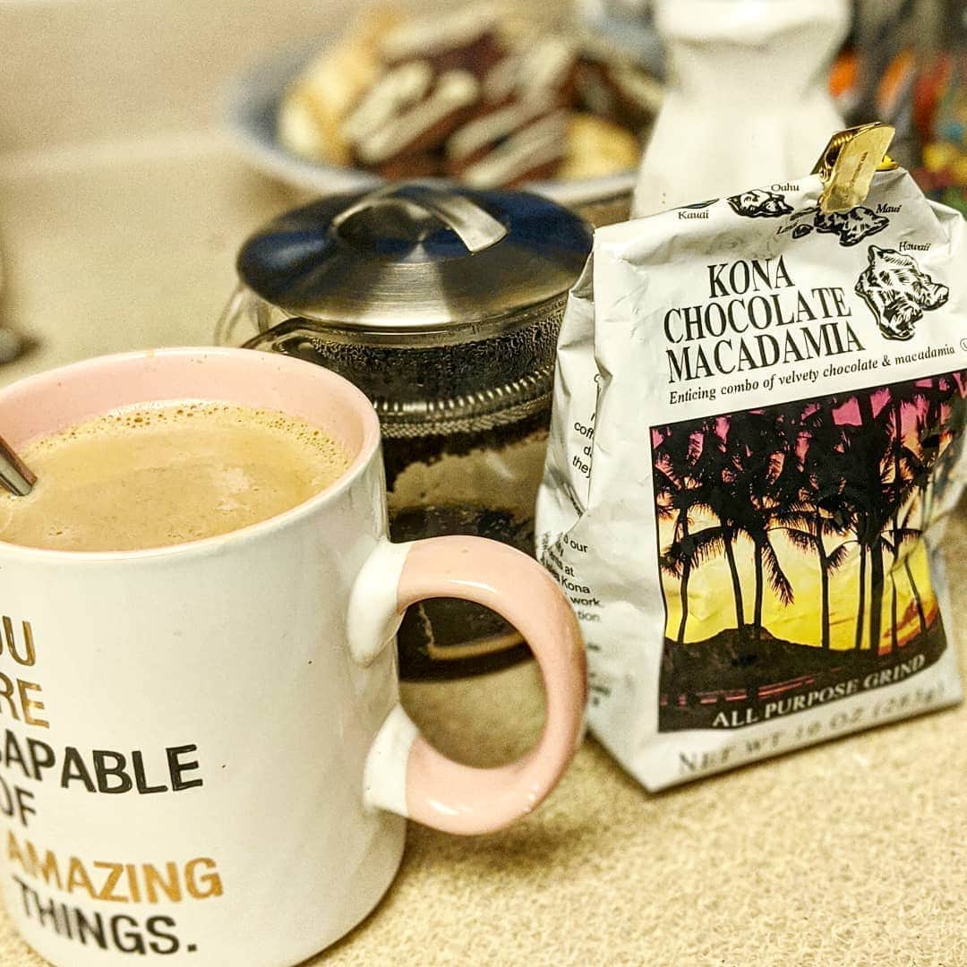 アマルのインスタグラム：「@2nflame が送ってくれたこのコーヒーうめーーーー。ちょうーーーースムーズでさんみ?!コーヒーの酸っぱさと苦味がない😍明日も飲むのが楽しみ〜🥰❤️」