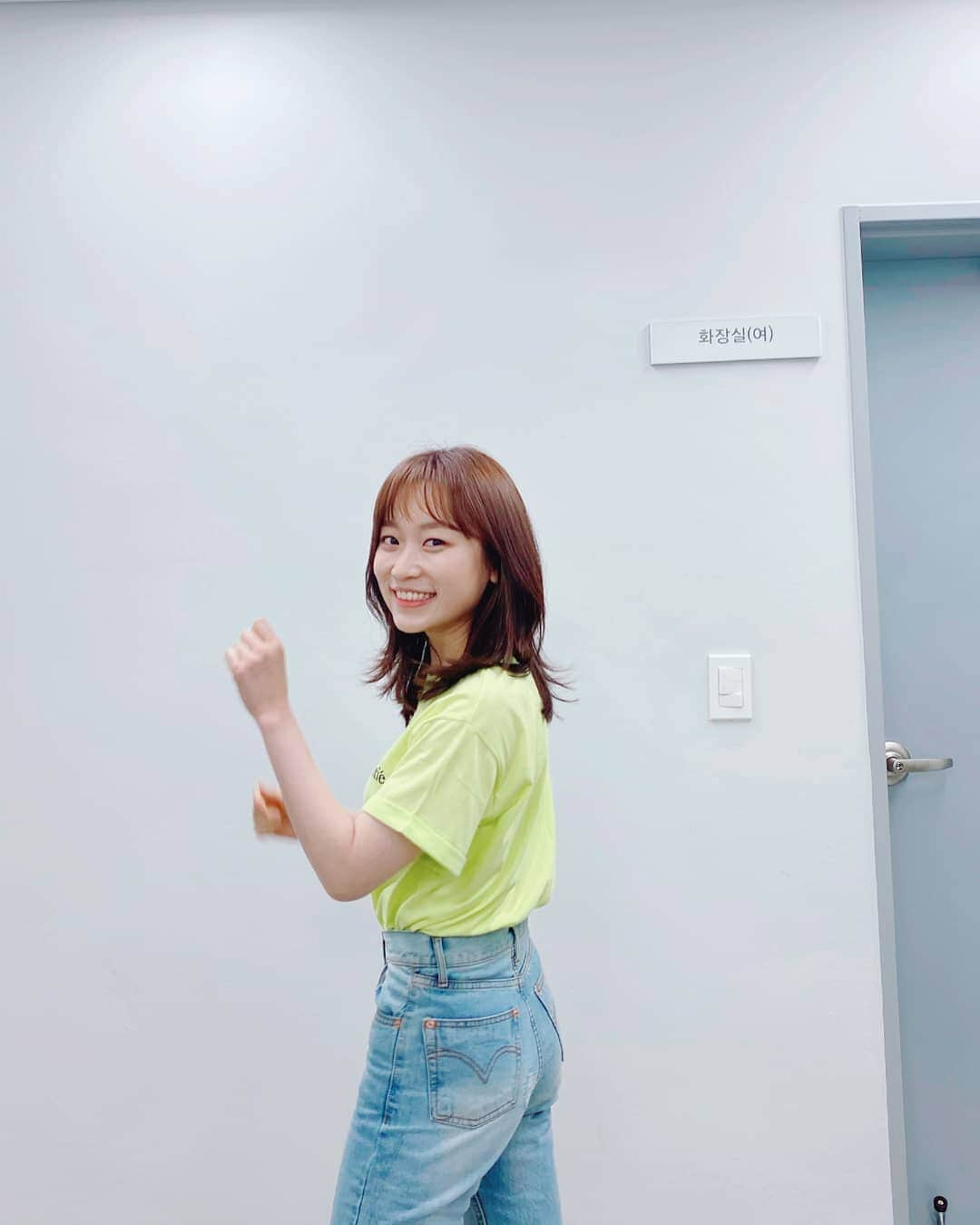 Kim Seul-gieのインスタグラム：「😁」