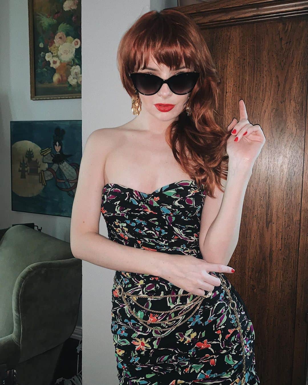 ジェーン・アルドリッジのインスタグラム：「More fun in a vintage Ungaro from @garment_modern and @krewe sunnies 🥳」