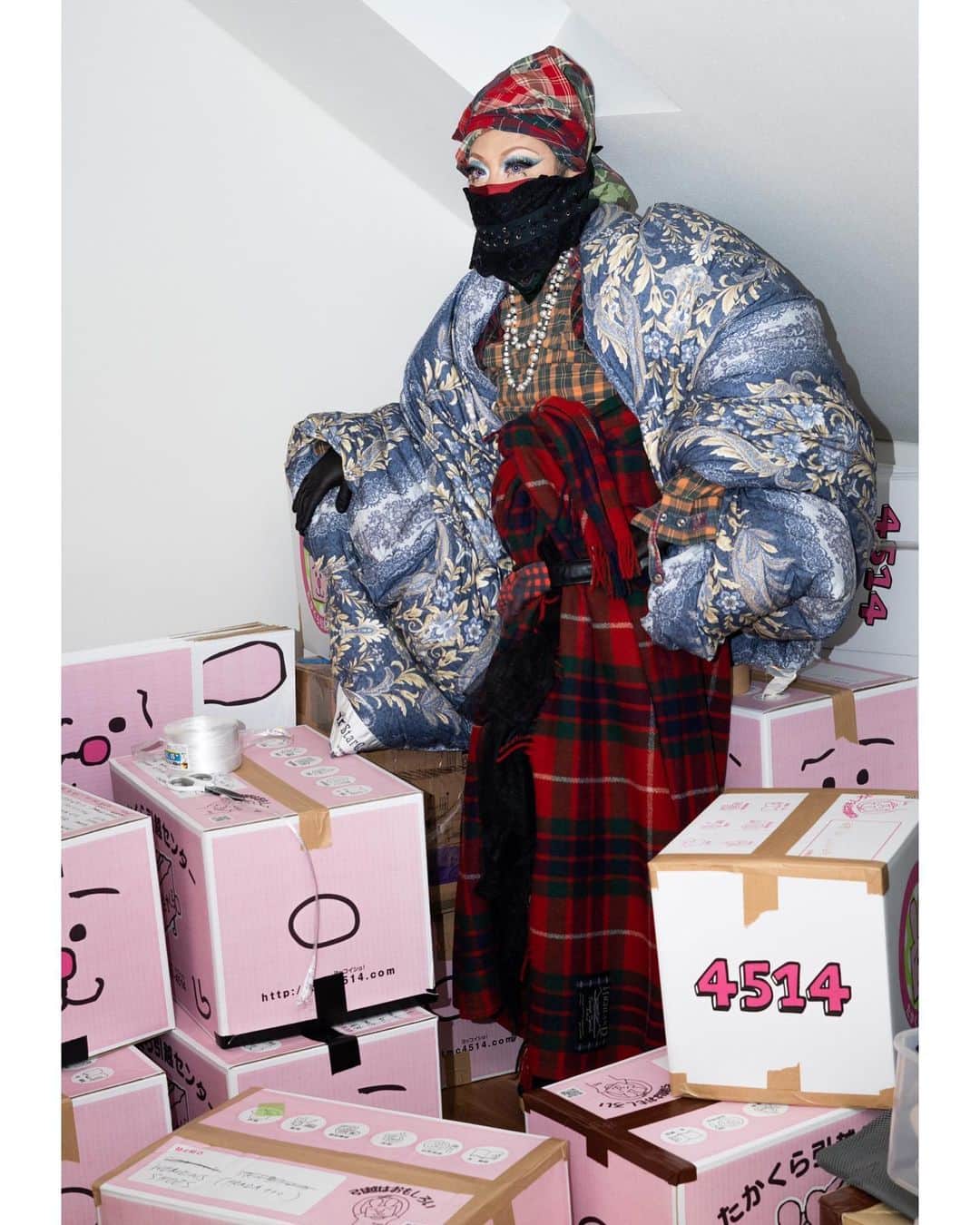 Shun Watanabeのインスタグラム：「🏠House of Kitasando🏠 Model and Styling  by Ana Diamondclass  Photography by @atsukiito_  Hair Makeup by @harukadebeau  Creative Direction by @shun_watanabe  Styling with my Vintage clothes, fabrics and furnitures. I’m leaving my lovely apartment in Kitasando this weekend. I lived here 7 years, a lot of creative memories. She is moving to next chapter💅🏼 stay home stay tune💗」