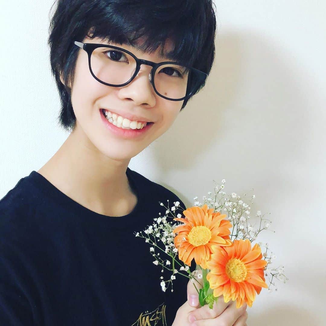 渡口和志のインスタグラム：「お花〜！ #Ooops！ #吉本坂46 #渡口和志」