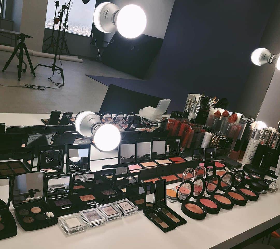 岩本知世さんのインスタグラム写真 - (岩本知世Instagram)「make...💄 見ると新しいのが欲しくなる💭 . . #makeup#makeup」5月26日 22時51分 - tomoyo_0605