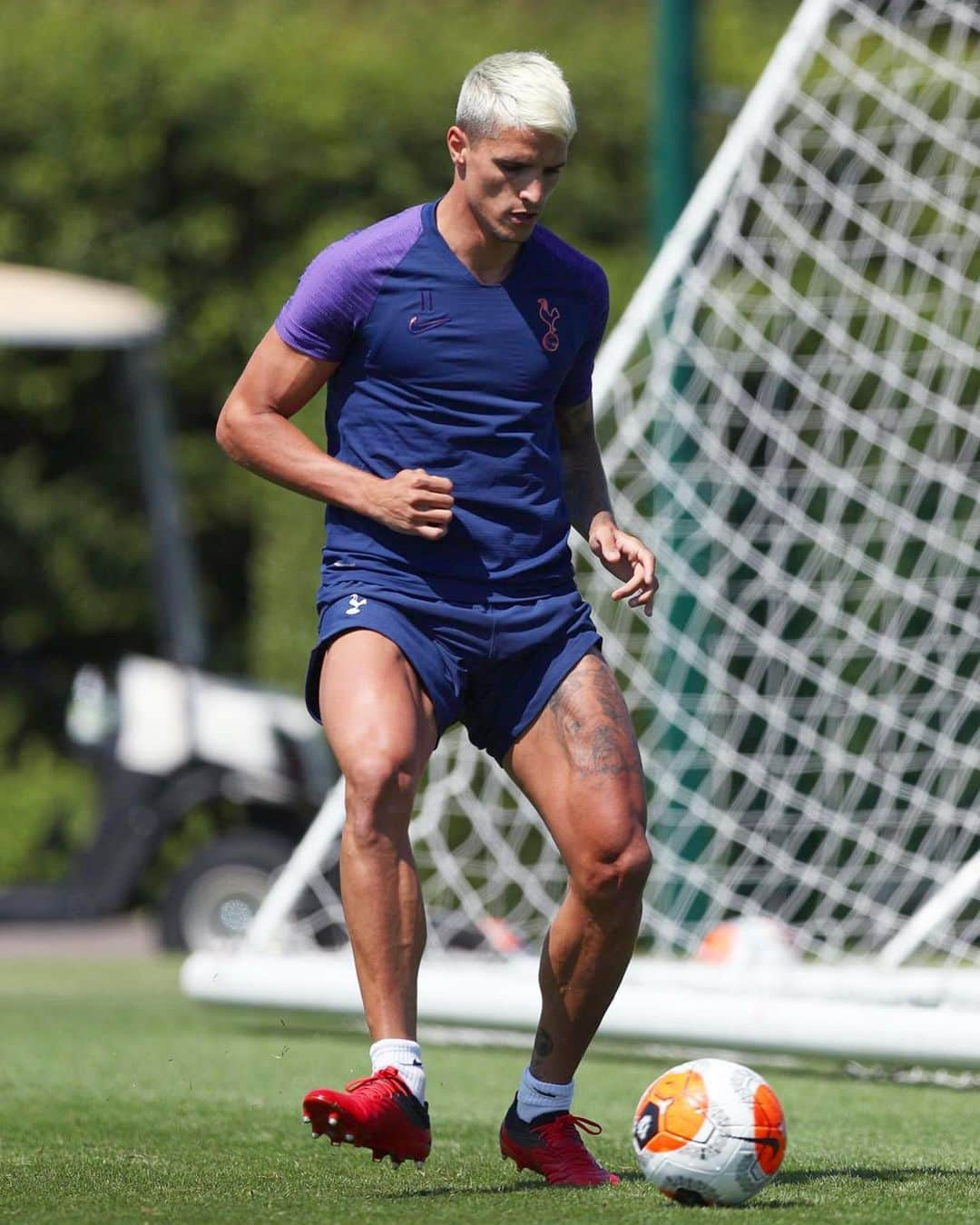 エリク・ラメラさんのインスタグラム写真 - (エリク・ラメラInstagram)「Entrenando duro 💪⚽️ Training hard 💪⚽️ #coys」5月26日 23時20分 - eriklamela