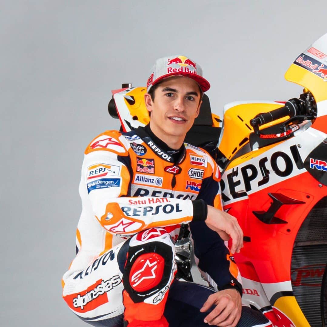 レプソル・ホンダのインスタグラム：「2️⃣0️⃣2️⃣0️⃣ Team ⠀⠀⠀⠀⠀⠀⠀⠀⠀ #MotoGP #Repsol #Honda #Racing #RepsolHonda #HRC #RC213V #MM93 #MarcMarquez #AM73 #AlexMarquez #ThePowerOfDreams #Racing #Motorcycle #Team」