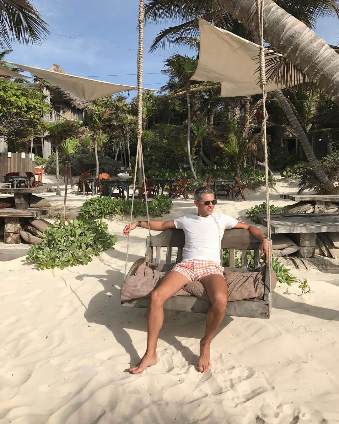 Rodner Figueroaさんのインスタグラム写真 - (Rodner FigueroaInstagram)「Daydreaming of beach days!!! 🌞🌴Soñando con días de playa!!! #rodnerfigueroa #tulum #nomadetulum」5月26日 23時26分 - rodnerfigueroa