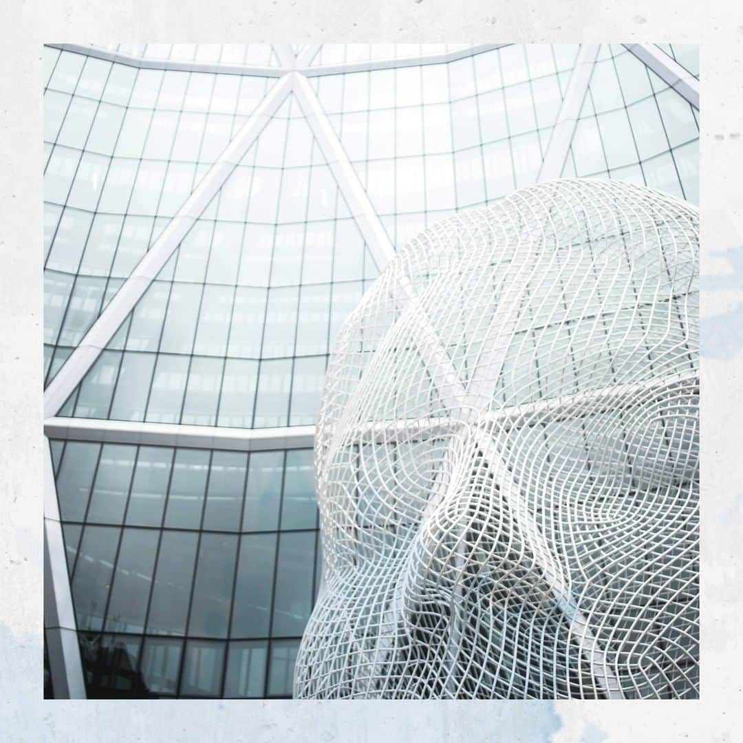 Jacob Cohenのインスタグラム：「Light and lightness #JacobCohen #JacobCohenJeans」