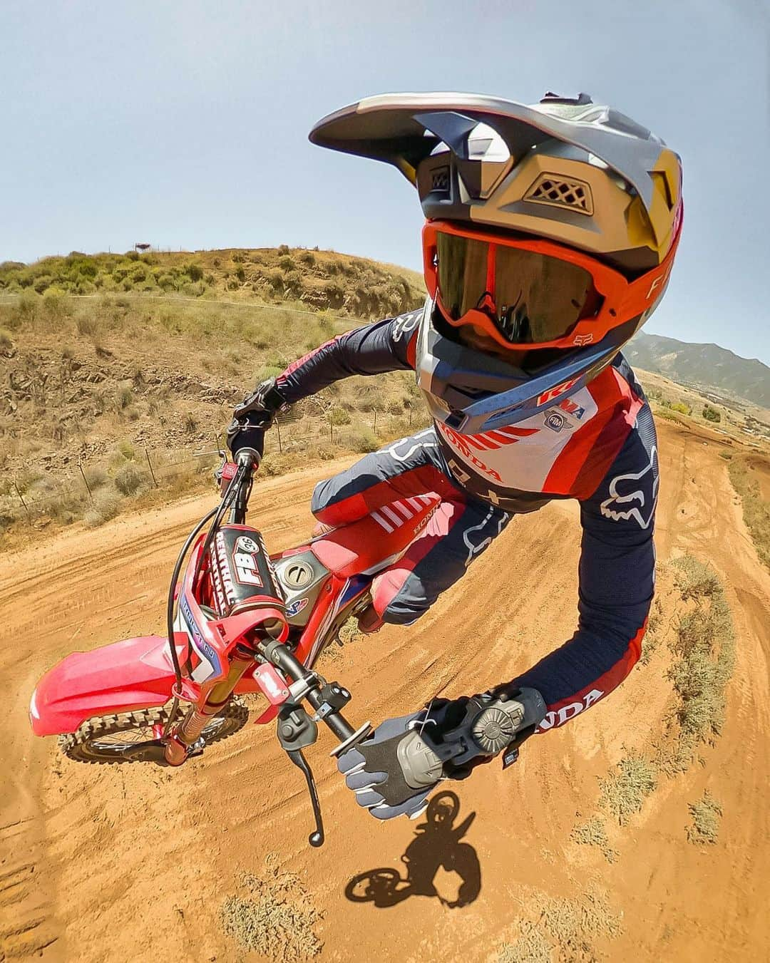 ケン・ロックゼンさんのインスタグラム写真 - (ケン・ロックゼンInstagram)「First day back mobbing in CA🤙🏽 @gopro #GoProMax 🔥」5月27日 0時10分 - kenroczen94