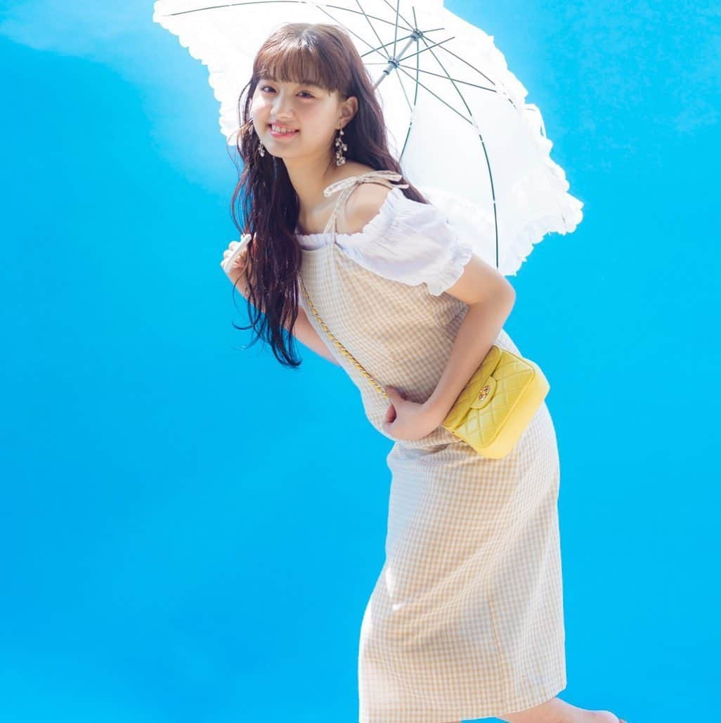 Popteenさんのインスタグラム写真 - (PopteenInstagram)「紫外線が強くなる夏に向けて、焼きたくない派の美白ファッションを公開😘😘💖のあにゃんの日焼け防止私服にも注目🌹 詳しくは6月1日発売Popteen7月号をチェック🙆‍♀️ #popteen#のあにゃん#popモデル#鶴嶋乃愛 #美白#美白対策#日焼け防止#紫外線#美肌#夏服#おしゃれ#2020#モデル私服#日焼け止め#スキンケア#日傘#日傘女子#7月号#6月1日発売#ピン企画」5月26日 15時25分 - popteen_official