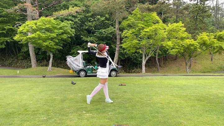 原田怜奈のインスタグラム：「久々のスイング😌 飛距離10yは伸びた説♥️ . . . . . #スイング　#ゴルフ　#女子ゴルフ　#女子ゴルファー」