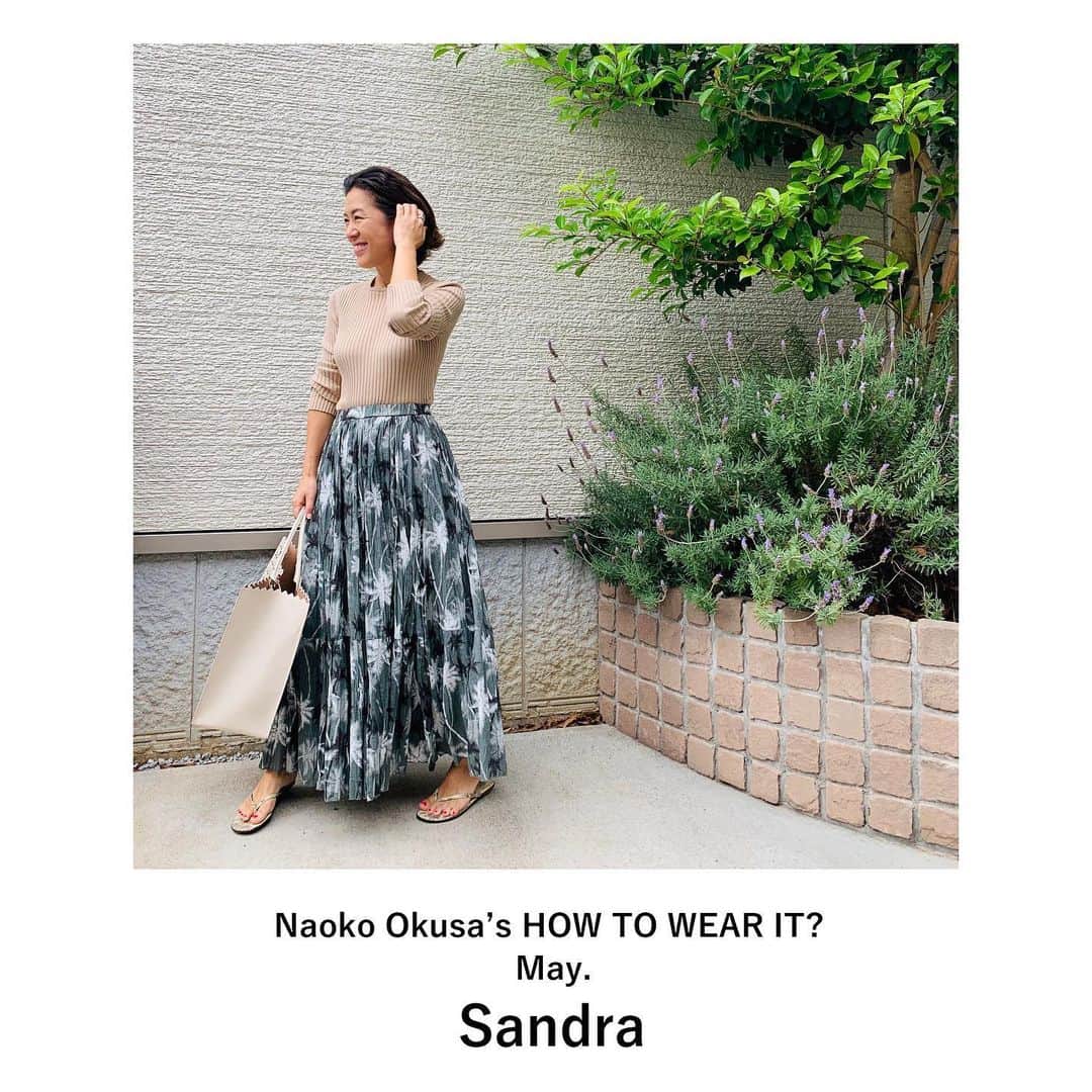 upper hights OFFICIALさんのインスタグラム写真 - (upper hights OFFICIALInstagram)「Naoko Okusa’s "HOW TO WEAR IT?" ﻿ ﻿ 〜 Featured item in May.〜﻿ ﻿ ========================﻿ upper hights【Sandra】﻿ ======================== ﻿ ﻿ 大好きな南国の椰子の木をコラージュしたプリント。﻿ ﻿ 着ているだけで気分が上がる！　﻿ ﻿ ヌードベージュのニットを合わせて、﻿ 小物も同じ色で統一。﻿ プリントが目立つようにコーディネート！ ﻿ ﻿ ﻿ by Naoko Okusa ﻿ ﻿ ======================== ﻿ ﻿ 【Sandra】﻿ Style:202DC010﻿ Color:PALM ARMY﻿ Size:0.1.2﻿ Price:25.000yen + tax﻿ ﻿ =======================﻿ ﻿ その他の商品情報や﻿ お取り扱い店舗につきましては﻿ 下記の代表窓口へお問い合わせくださいませ。﻿ 03-5728-8788﻿ ﻿ ＝＝＝＝＝＝＝＝＝＝＝＝＝＝＝＝﻿ ﻿ 大草直子さんによる着回し連載﻿ シーズンの注目アイテムをご紹介していきます。﻿ ﻿ #howtowearit #着回し #連載﻿ #火曜日更新﻿ @naokookusa #大草直子 さん﻿ @upperhights﻿ #upperhights #new #skirt﻿ #アッパーハイツ #スカート﻿ #ootd #outfit #intheknowgl」5月26日 15時39分 - upperhights