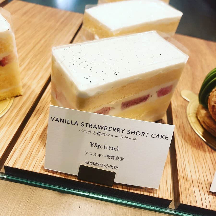 咲村良子さんのインスタグラム写真 - (咲村良子Instagram)「❤️ 感動するケーキに出会えた！また絶対行きたい。 #ケーキ屋さん #恵比寿 #目黒 #パティスリー #美味しいもの好きな人と繋がりたい #カフェ好きな人と繋がりたい #クッキー #東京カフェ #cafe #LESS」5月26日 15時54分 - ri_yonn1020