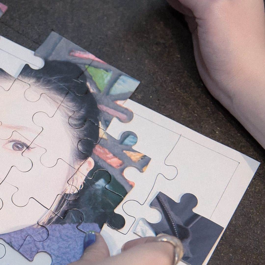 JYONGRIさんのインスタグラム写真 - (JYONGRIInstagram)「2020.05.27﻿ DIGITAL SINGLE RELEASE﻿ Puzzle / JYONGRI﻿ ﻿ 『人生がもしパズルだとするのならば﻿ 完成図に向けてカケラを集めているのではなく﻿ 気づけば降り注ぐように﻿ 色々な出会いや出来事が一つの美しい絵となってゆく。この〈パズル〉は愛の形です』 #jyongri #puzzle﻿」5月26日 16時14分 - jyongriofficial