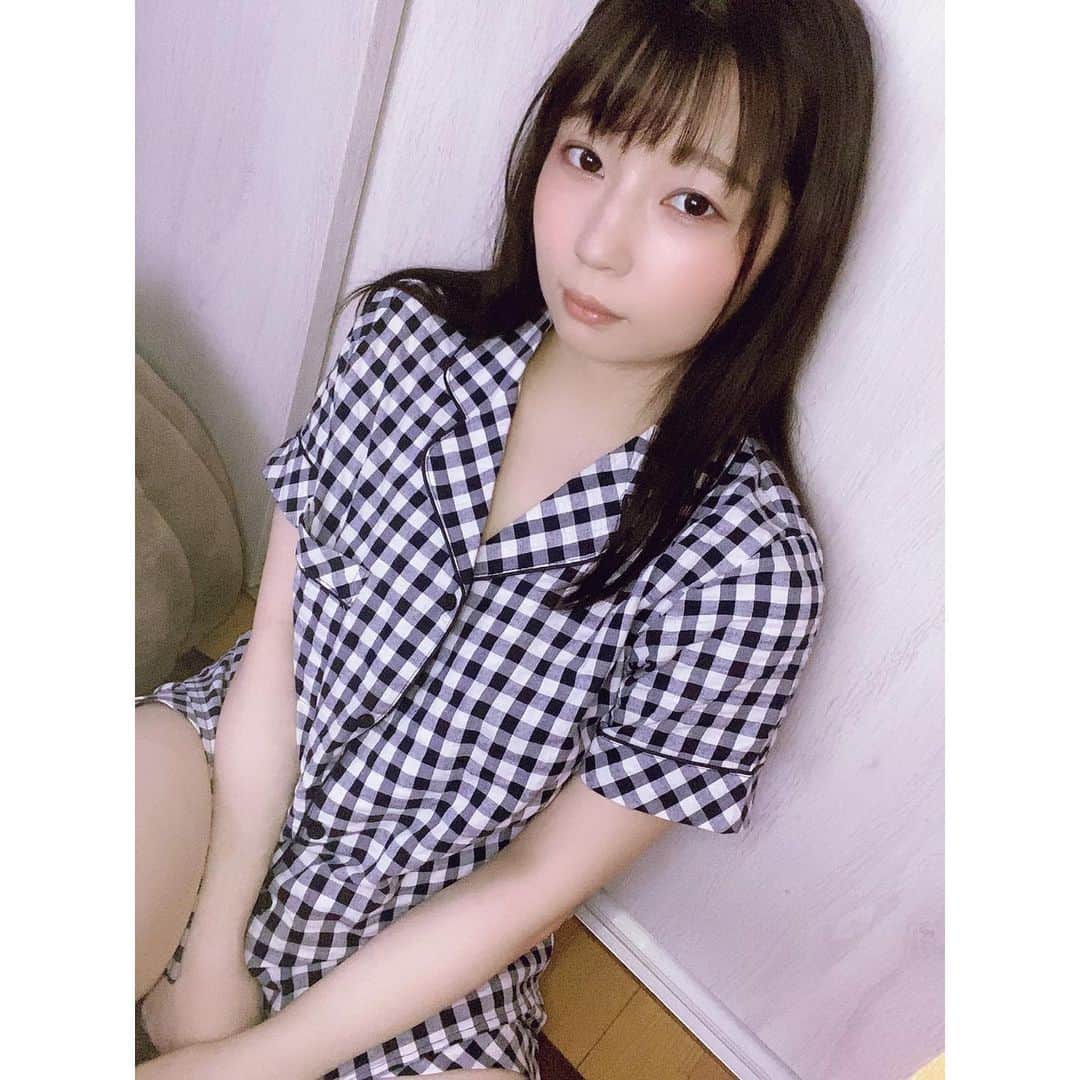 春風ひかるのインスタグラム：「#gu #パジャマ 似合ってますか？💕」