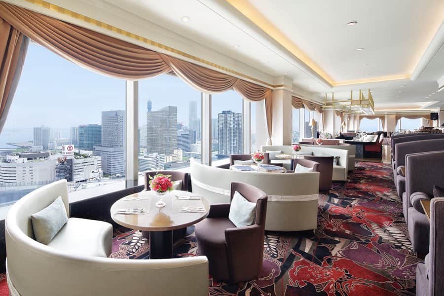 Sheraton Yokohamaさんのインスタグラム写真 - (Sheraton YokohamaInstagram)「. 横浜ベイシェラトン ホテル＆タワーズでは、 6月1日(月)より、レストラン・館内施設の営業時間、内容を一部縮小し、営業を再開いたします。  また、今後もお客様とスタッフの健康と安全を守るため、 新たな時代と価値に順応した新サービス “New Normal Service”を導入しております。 詳しい情報はプロフィール欄のURLよりご案内しております➡︎. . 皆様にお会いできる日を、スタッフ一同心よりお待ちしております😊  #横浜ベイシェラトン #横浜 #横浜駅 #横浜観光 #横浜ホテル #ホテル #レストラン #横浜レストラン #営業再開 #みんなで乗り越えよう #頑張ろう日本 #頑張ろう横浜 #また会える日まで #緊急事態宣言解除  #sheratonyokohama #yokohama #sheraton #sheratonhotels #yokohamatrip #hotelgram #hotel #restaurant #restaurantdesign #restaurantfurniture #restaurantequipment #restaurantinterior #restaurantlife #restaurantstyle #restaurantes #restaurantdecor」5月26日 16時35分 - sheratonyokohama