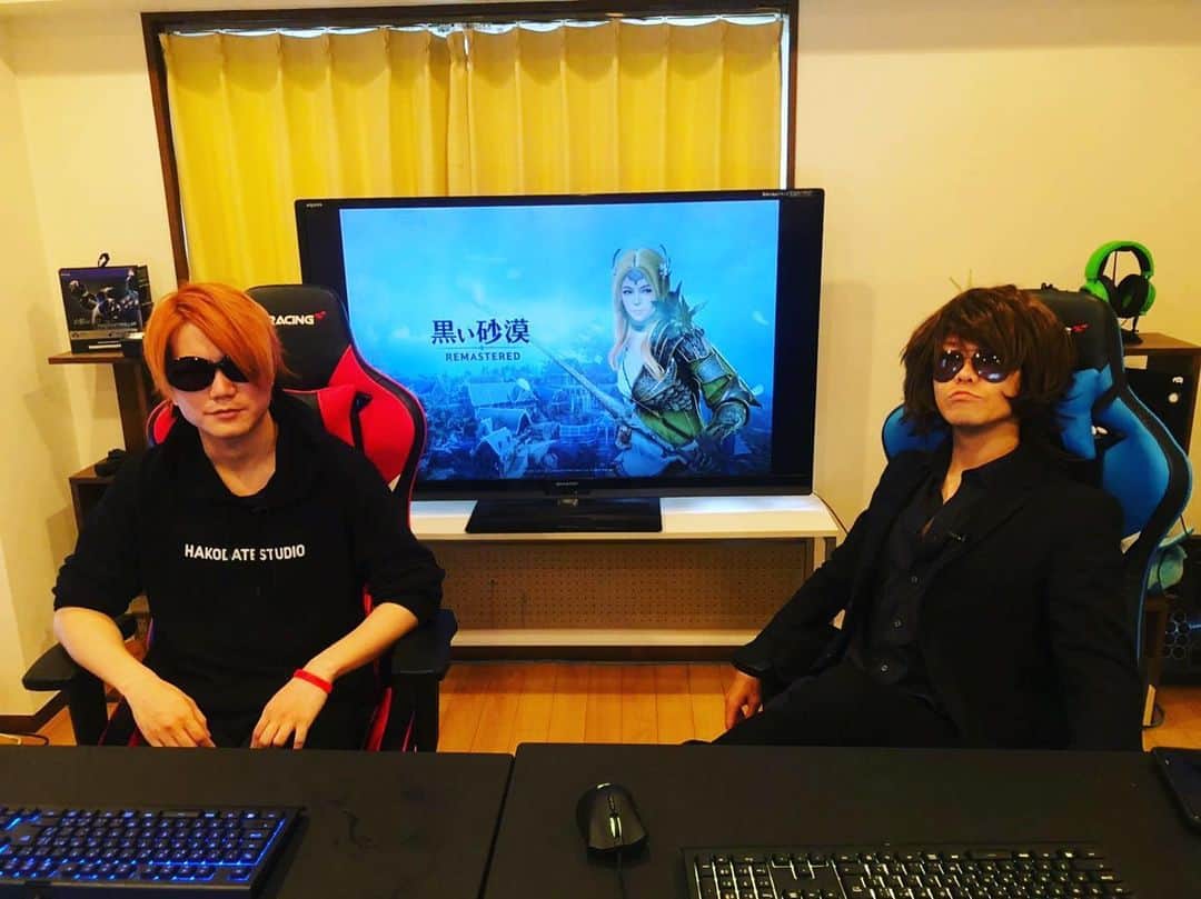 樋渡大輝のインスタグラム：「GLAYリーダー、TAKUROさんの誕生日に偽GLAYが久々に揃いました笑笑  #偽GLAY #放課後ハートビート #お笑い #GLAY #偽TERU #多苦労」