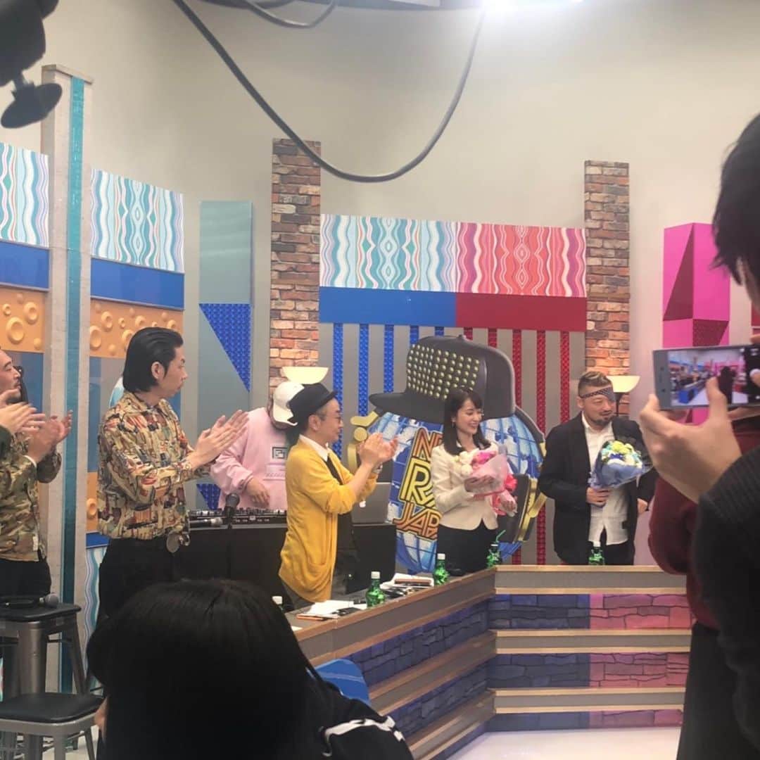 天明麻衣子のインスタグラム：「明日の夜9時から、ダースレイダーさんのYouTubeチャンネルに出演します！ EroneさんとNonkey さんも一緒です😊 テーマは「慌てないためのインド哲学」。大学で専攻していた内容が、ついに役に立つ時が来ました…！ NEWSRAPJAPAN以来の皆さんにお会いできるのも（画面越しですが）、とっても楽しみ💕 観てね〜！ https://m.youtube.com/channel/UCW9nlFgu1kKCauY7aQHBfNQ  #明日の夜9時 #youtube #ダースレイダーさん #youtubechannel #eroneさん #nonkeyさん #newsrapjapan #再会 #インド哲学 #慌てないためのインド哲学」