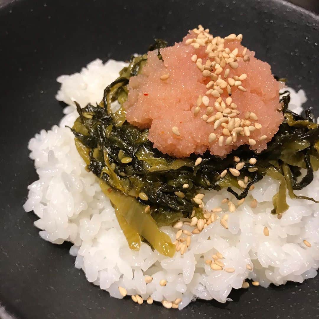 安藤成子のインスタグラム：「そそその高菜明太ご飯🍚 ・ 本日から ・ 11:30〜22:00までに営業時間変更しております✨ ・ ぜひ皆さん緊急事態宣言あけ乾杯しにきてください✨ ・ #そそそ #そうめん #そうめん専門店 #和食ごはん  #そうめんじゃないけど人気メニューw #そうめんのお供にどうぞ #明太ご飯 #恵比寿グルメ #恵比寿テイクアウト #恵比寿 #恵比寿ランチ  #恵比寿ディナー  #恵比寿飲み」
