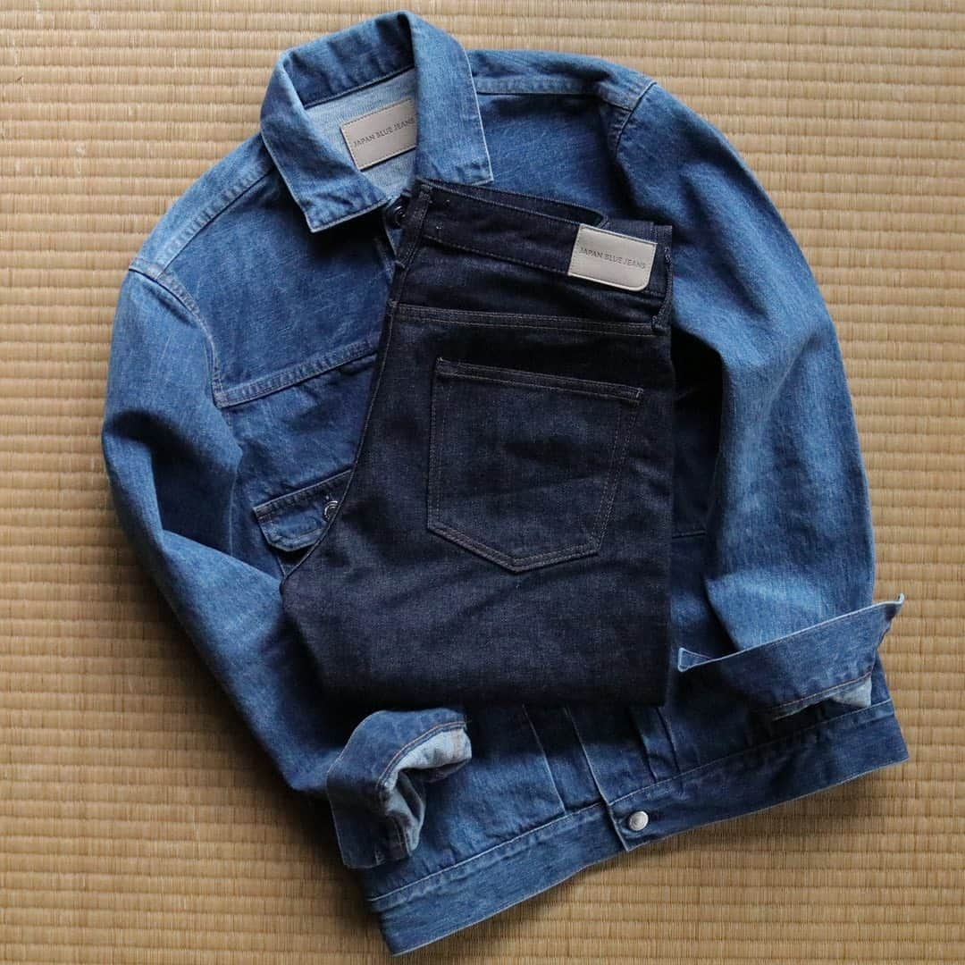 Japanblue Jeansさんのインスタグラム写真 - (Japanblue JeansInstagram)「Ethical products⁣ ⁣ 13.5oz Côte d'Ivoire cotton selvedge denim⁣ ⁣ Three signature models from “CIRCLE" and 2nd type jacket are arranged for the main products of Ethical Line. ⁣ ⁣ エシカルラインのメインプロダクトには、CIRCLEから人気の3型と、2ndタイプジージャンがラインナップ。⁣ ⁣ The amounts of water and chemicals used are kept to the minimal, and ozone processing is applied for its aging with the highest consideration against environments.⁣ ⁣ エイジングにはオゾン加工を施し、水と化学薬品の使用を最小限に留めて、環境に配慮したデニムづくりを追求。⁣ ⁣ Tapered⁣ JS263 ID （one washed) / FID (washing)⁣ ⁣ Straight⁣ JS363 ID （one washed) / FID (washing)⁣ ⁣ Classic Straight⁣ JS463 ID （one washed) / FID (washing)⁣ ⁣ 2nd type jacket⁣ JSJK163 ID （one washed) / FID (washing)  #japanbluejeans #japanblue #jeans #japanesedenim #denim #madeinjapan #factory #selvedge #okayama #児島 #🇨🇮 #ivorycoast ⁣ #ethical #ethicalproducts #sustainable #sustainablefashion #sustainability #sdgs #eco #mensfashion」5月26日 18時06分 - japanbluejeans