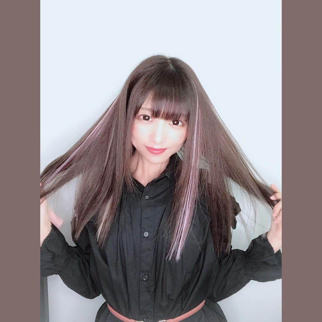 望月みゆさんのインスタグラム写真 - (望月みゆInstagram)「髪が綺麗で嬉しいって100回くらい言ってる @masami_shoshi いつもありがとう🎀  #みゆちぃ　#miyuchy #望月みゆ #バンもん #banmon #アッシュカラー #ピンクメッシュ」5月26日 18時20分 - myc416