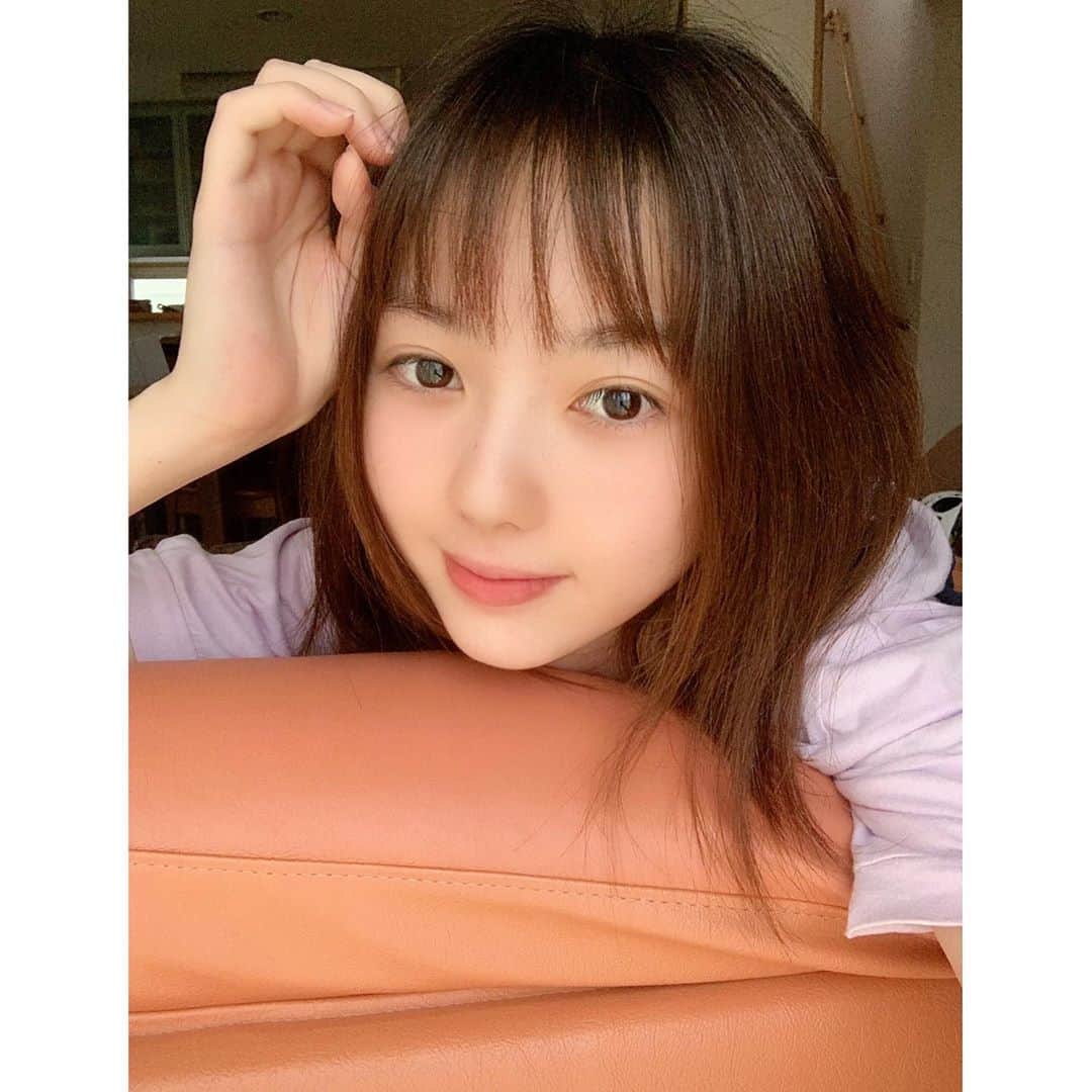 漆畑瑠菜のインスタグラム：「5月はこんな日が続いて行った。 お菓子作りいっぱいしたけど😆 もうでかけたいでかけたい。 ・ #寝起き#すっぴん#ボサボサ #コロナ期間#外出自粛#久々投稿#いいね返し  #おうち時間#撮影#自撮り まだ#19歳 #東京 行きたい #田舎娘 です」