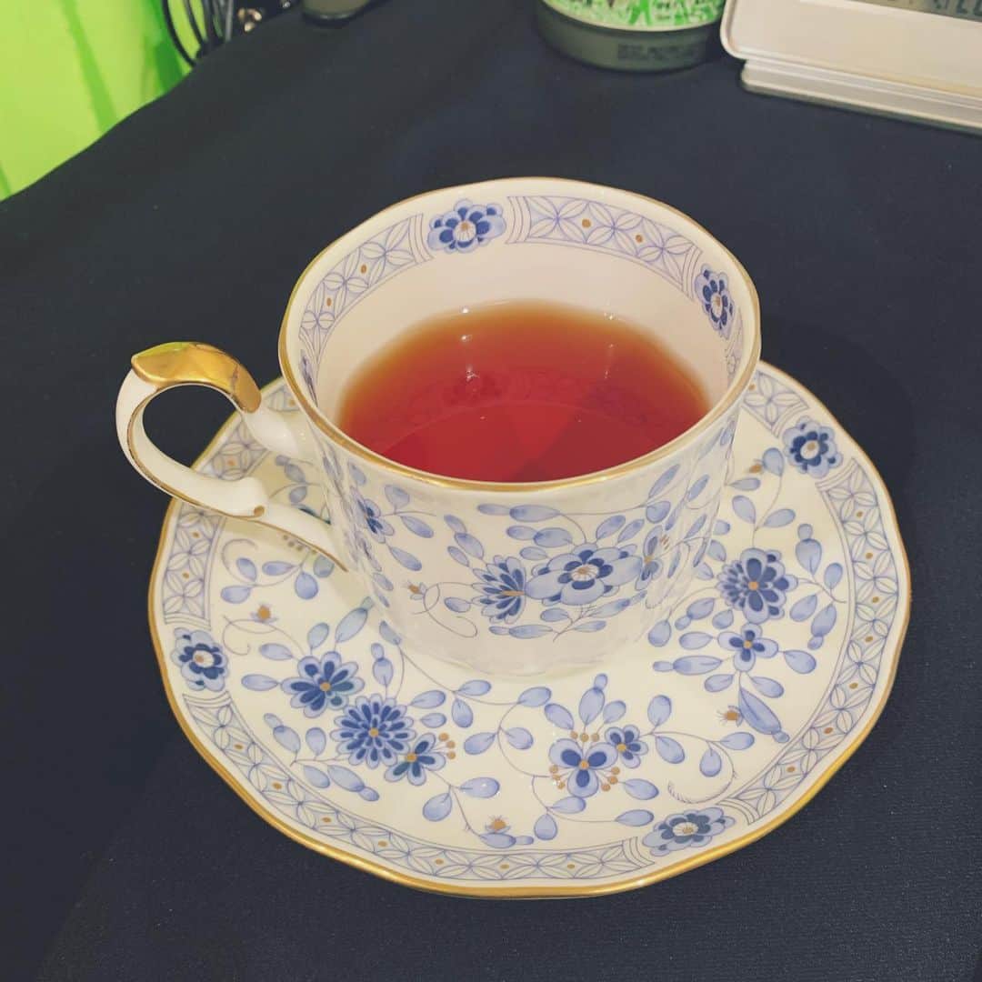 森なな子さんのインスタグラム写真 - (森なな子Instagram)「美味しい紅茶を頂きながら。こちらは一人で。 完成が楽しみ。皆さんのお手元に届くのも楽しみ。 #job #森なな子 #お仕事」5月26日 18時36分 - nanako.m1988