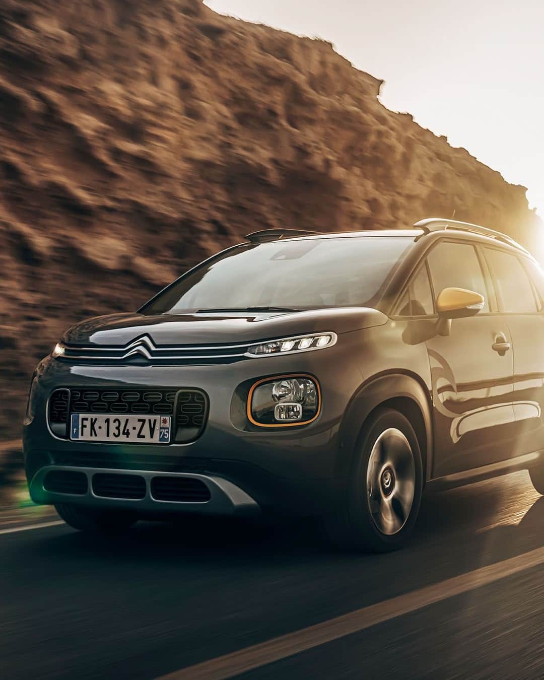 Citroënのインスタグラム：「New Citroën C3 Aircross SUV Rip Curl, take a break before going to your next adventure 🏄‍ #Citroen #CitroenC3Aicross #SUV #RipCurl #Comfort #Adventure #Ride #Dream #Surf #Adventures #Trip #Roadtrip #Sea #Car #InstaCar #Carsofinstagram #Cars #Auto」