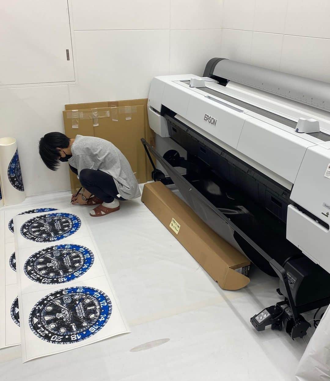 村上隆さんのインスタグラム写真 - (村上隆Instagram)「We're proud of our new print studio, which started these two months from scratch, which was really tough!」5月27日 0時29分 - takashipom