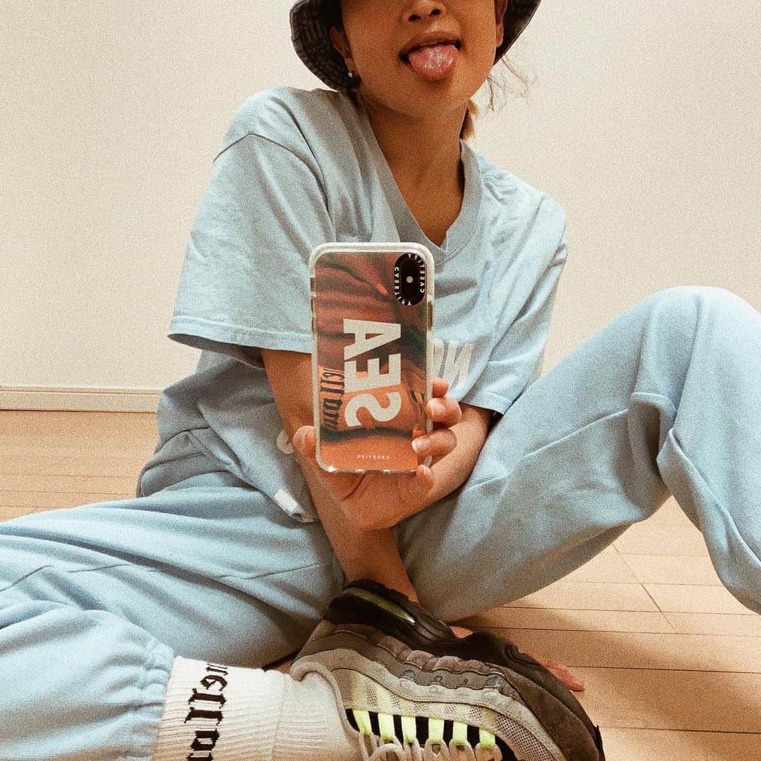 のインスタグラム：「another one🦋 オーロラ🦄@CASETiFY_jp @windandsea_wear #casetify #windandsea #WINDANDSEAxCASETiFY」