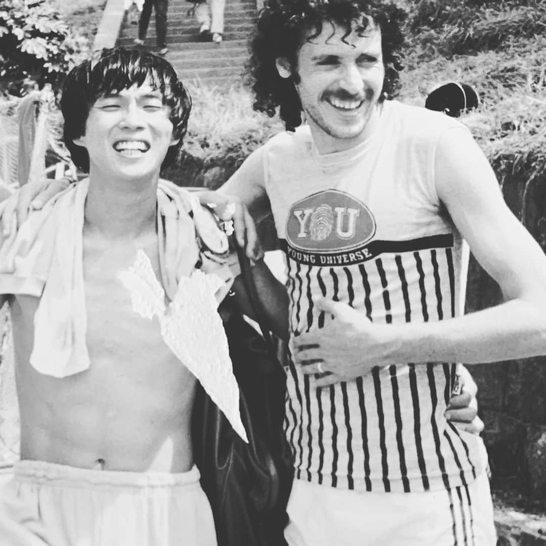 のインスタグラム：「明石家さんまさん❗️ . 日本サッカーが冬の時代に希望を与えてくれました。 . 1985年には日本サッカーリーグの広告にも出てくれて、たくさんの人たちが日本サッカーリーグに注目してくれました。 . 真剣に応援してくれてサッカーに対する気持ちが素敵すぎる。 . たしか、ジョージ ベスト選手が好きだったはず。 . さんまさんは、今も変わらずサッカーだけでなく、スポーツ、アスリートを大切にしてくれていますよね。 . . 日本サッカーは、いろいろな人たちの協力があって「今」があります。 . そういったことも少しずつ紹介していけるようにしますね。 . #明石家さんま　#見せてくれ蹴闘 #ラモス瑠偉　#ramos #ruyramos #カリオカ　#carioca #サッカー　#Futebol #soccer #Football #Futsal #Beachsoccer #ldh #ldhsports」