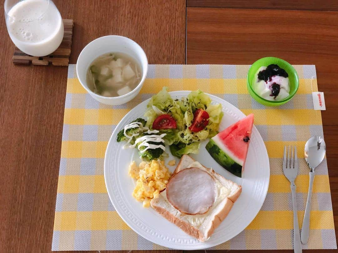 英玲奈さんのインスタグラム写真 - (英玲奈Instagram)「#今日の朝ご飯 #夫の朝ご飯  #ていねいな暮らし #季節を感じる暮らし#からだにいいこと#料理 #からだにやさしいごはん #おうちごはん#夫の健康守りたい#10年後の健康の為に#無添加#無化調#オーガニック#低gi #美腸活#趣味生活#料理家#erenakitchen」5月26日 19時24分 - erena_erenyan