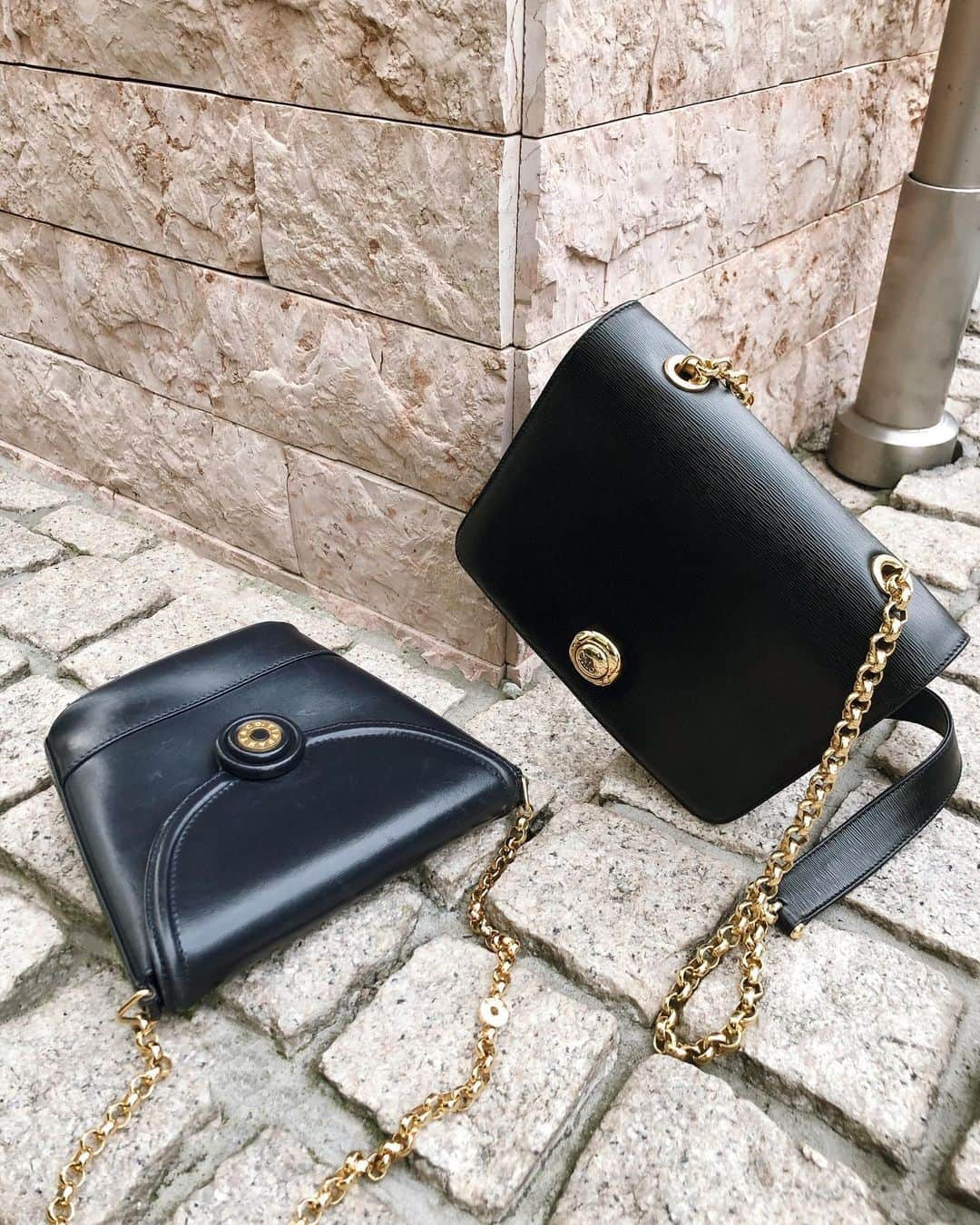 Ｈedyさんのインスタグラム写真 - (ＨedyInstagram)「【WEB掲載予定】﻿ ［RIGHT］Chloe﻿ logo chain shoulder bag﻿ ［LEFT］Tiffany﻿ logo circle chain shoulder bag﻿ ﻿ @hedy_daikanyama  @hedy_worldwide  #vintage #vintageshop #hedy #hedy_japan #エディ #daikanyama #bag #fashion #accessory #watch  #ferragamo #wallet #tiffany #chloe」5月26日 19時47分 - hedy_vintage