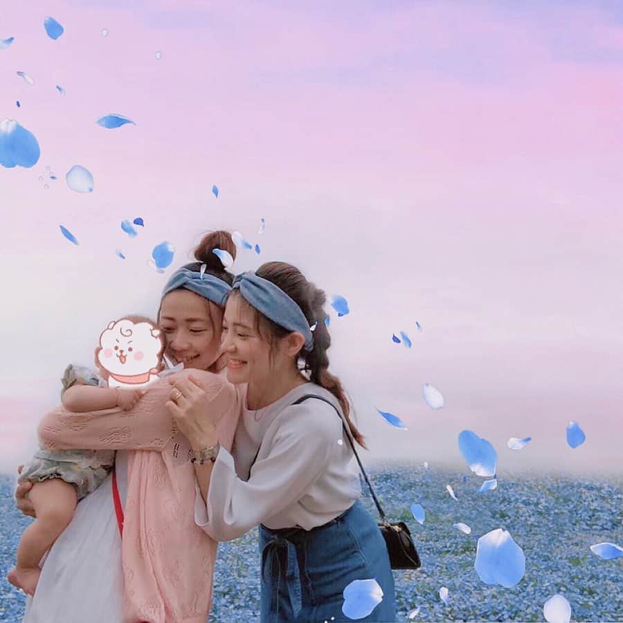 のインスタグラム：「去年のネモフィラを﻿ 加工しなおした😌✨﻿ ﻿ ﻿ #国営ひたち海浜公園 のホームページ見ると﻿ 薔薇園の360度バーチャルツアー﻿ なんてできた🌹✨﻿ ﻿ ﻿ ネモフィラもチューリップ畑も見たら🌷﻿ 広くて歩き疲れた🥺w﻿ ﻿ ﻿ ﻿ ﻿ ﻿ ﻿ 国営ひたち海浜公園⬇️ https://hitachikaihin.jp﻿ ﻿ ﻿ #ネモフィラ#薔薇園#ネモフィラ畑 #makeawesome #バーチャルツアー﻿ ﻿#picsart」