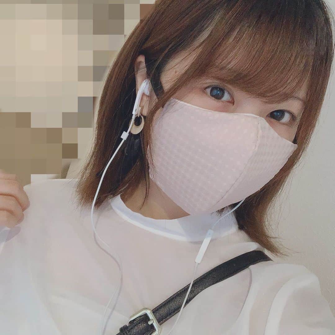 小桃音まいのインスタグラム：「. Nana7ちゃんお手製マスクを頂きました❤︎. . ふんわり生地で肌に優しいし. かわいい上にリボンでサイズ調節も. できて神がかってます、、👼💓. . . 緊急事態宣言が終わっても. マスクは必需品だもんね. . 大切にいっぱい使います. ななちゃんありがとうございます☺️💓. . . #マスク #マスク女子 #自粛生活 #コロナに負けるな #コロナウイルスが早く終息しますように #mask #japanesegirl #nomakeup #プリン」