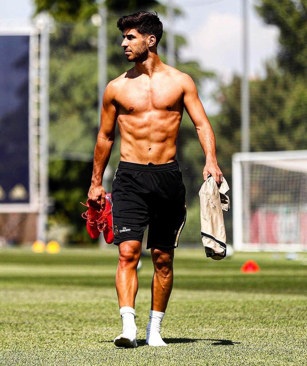 マルコ・アセンシオのインスタグラム：「Entrenamiento finito. 👌🏽」
