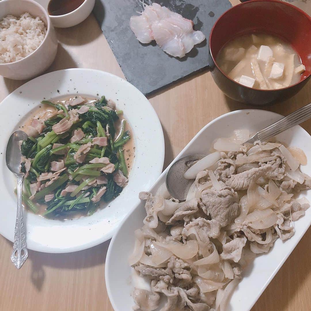 太田理恵さんのインスタグラム写真 - (太田理恵Instagram)「適当にご飯作って、それなりに筋トレして、競輪観る毎日。」5月26日 20時51分 - rie_ota_0622