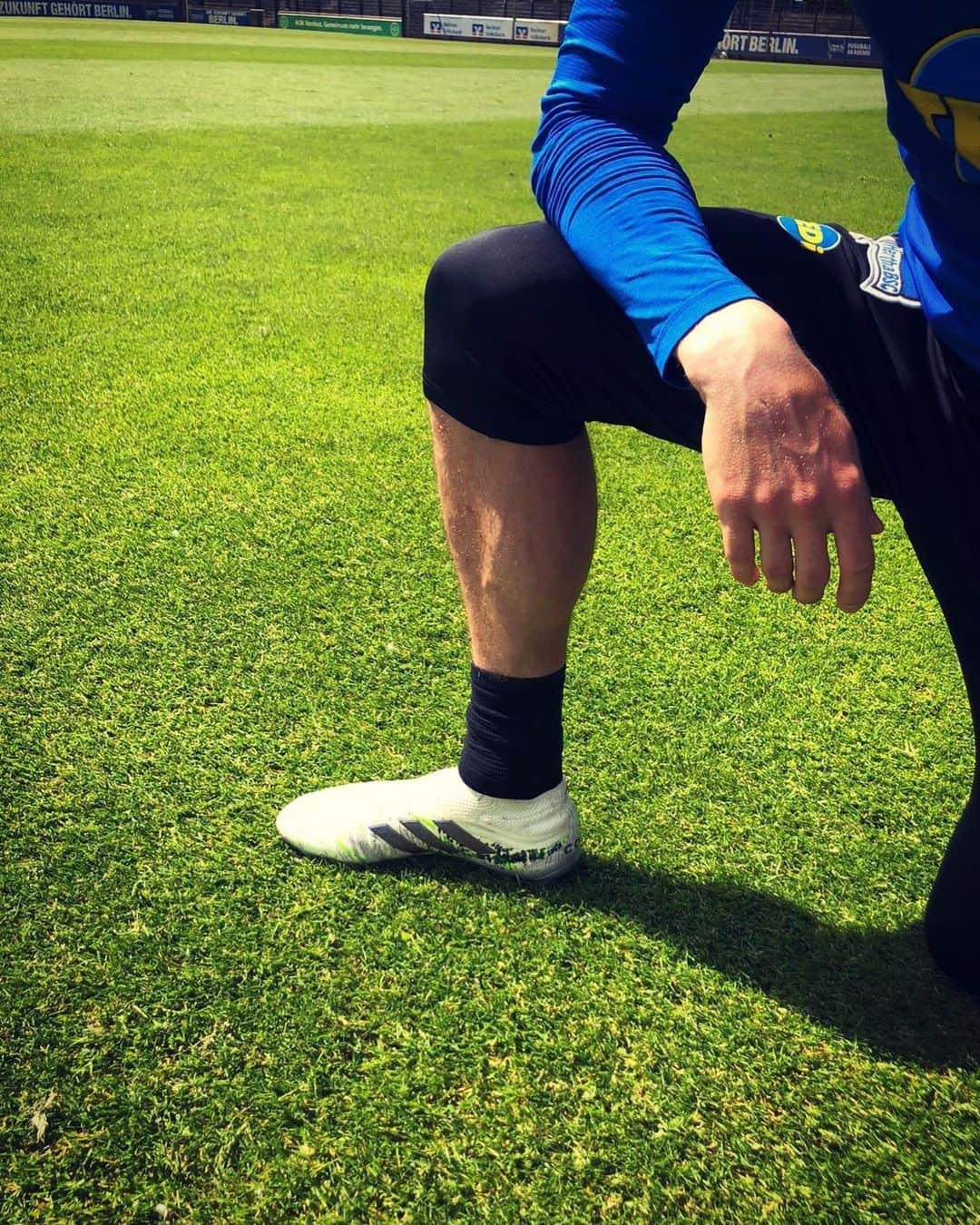 ヴラディミール・ダリダのインスタグラム：「New boots are ready ... ⚽️ Like we are! 💪🔵⚪️ #copa20 @adidasfootball」