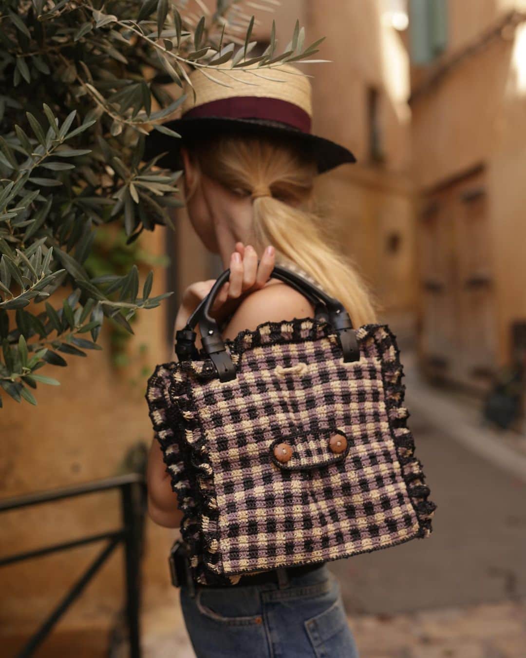 ジャマンピュエッシュのインスタグラム：「For your summer escape, create a perfect classic look with La Madrague featuring a gingham pattern.」