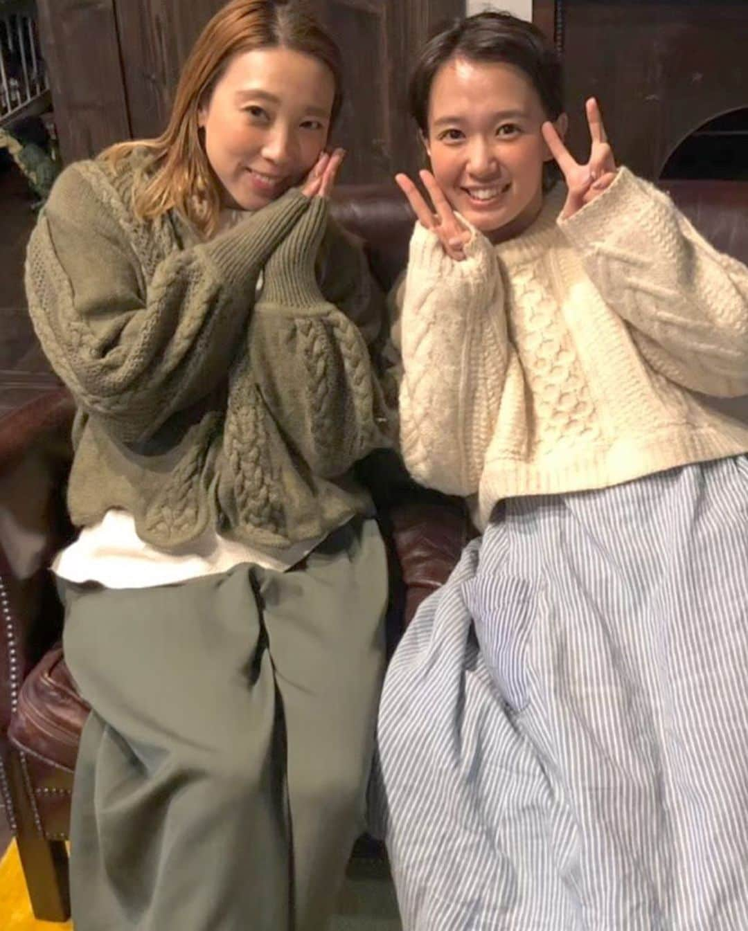 柴田紗希さんのインスタグラム写真 - (柴田紗希Instagram)「インスタライブのお知らせ📢 5月28日(木)あさってお昼すぎ頃〜 with @saiko_kiyo 「島暮らしのお話、古い物のお話、自分らしく輝くお話など」 (平日で見れない方多いと思うので投稿に残します) . 〜出会いと人生ツアー〜 徳之島との出会い。。。 これもきっとご縁で繋がれた運命的なものなんだろうな 徳之島ってどこにあるか知っていますか？ 私は、お仕事で行かせて頂いて初めて鹿児島にある島ということを知りました。 そして、 出会うべくして出会えた 出会いがありました。 島の暮らしについてのいろいろを知りました。 その地に行かないとそんなことも考えなかった。 「島って素敵！」 というただ漠然としたイメージたわったけど、もちろん島暮らしにも 楽しいことや大変なことあるよな。 「将来島暮らしに憧れている方はいますか？」 内陸から島暮らしをするようになった3人のボーイズのお母さんでもあり、もともと古着屋さんをされていたキラキラな女性さいちゃんとインスタライブをしたいと思います✨☺️🌷 パワーで溢れていて、おしゃれや古着が大好きで、この島で「らしさ」を忘れずに生きてゆきたい、熱くて笑顔がパァと似合うそんな方です。 ☺︎☺︎☺︎」5月26日 21時14分 - shibasaaki